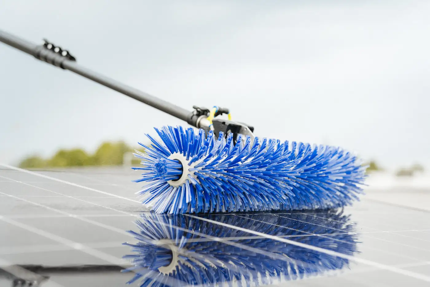 solar roof cleaner brush